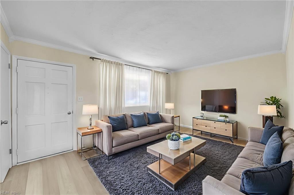 5924 Woodstock CT