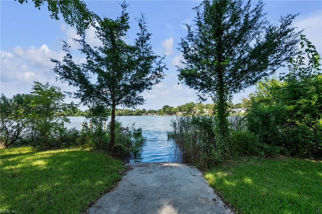 5924 Woodstock CT