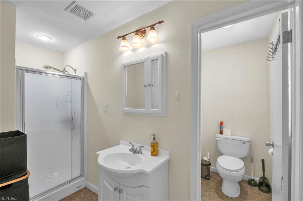 5924 Woodstock CT