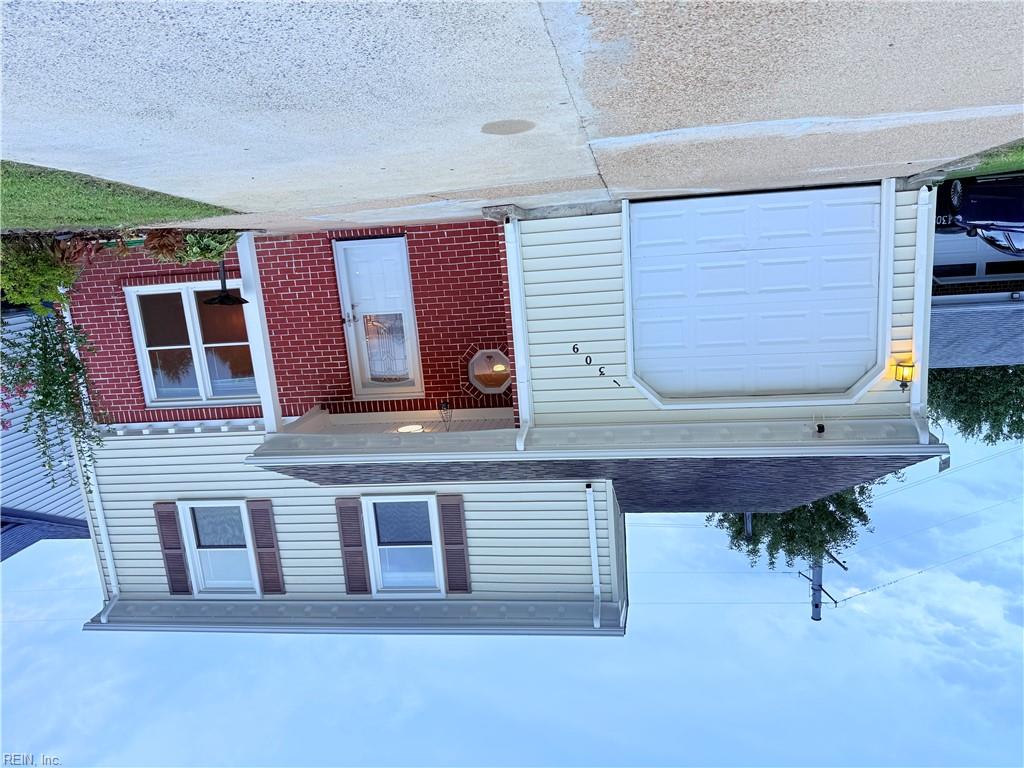 1309 Smyrna CIR