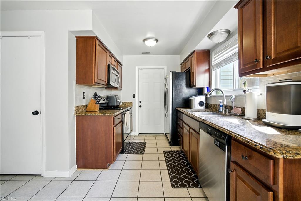 5392 Chatham Lake DR