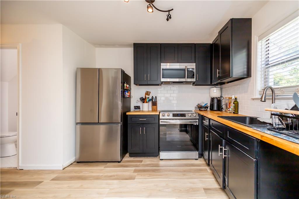 17 Palmerston DR