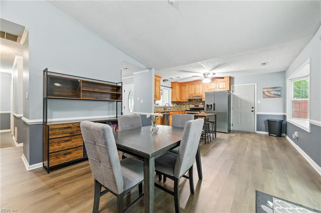 75 Sanlun Lakes DR
