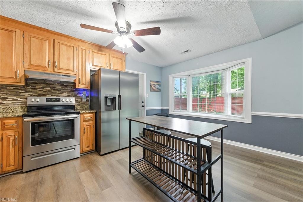 75 Sanlun Lakes DR