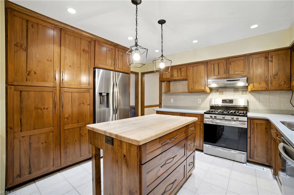 539 Currituck DR
