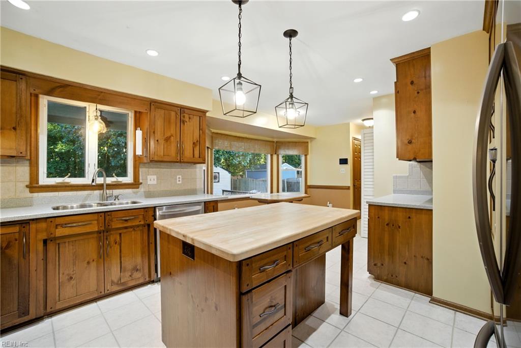 539 Currituck DR