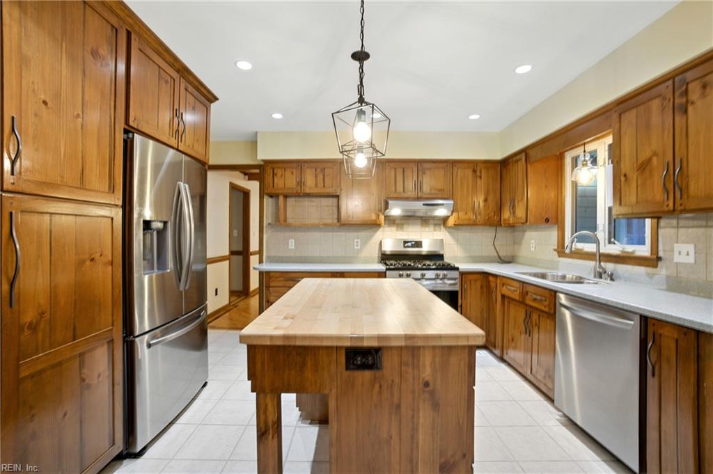 539 Currituck DR