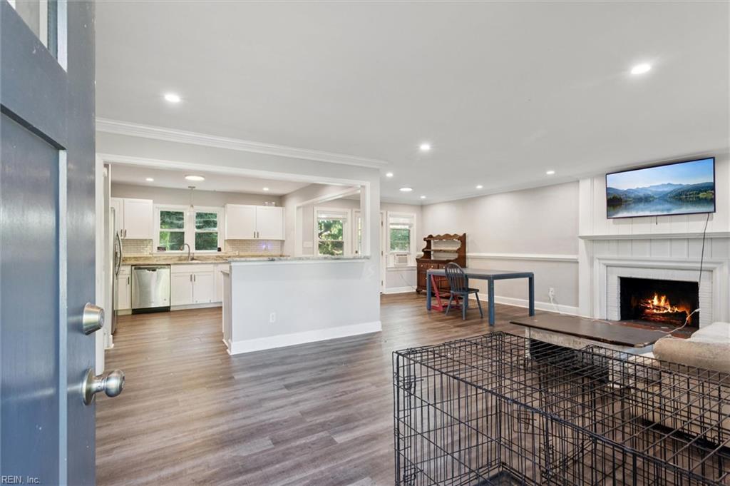 18 Brookfield DR