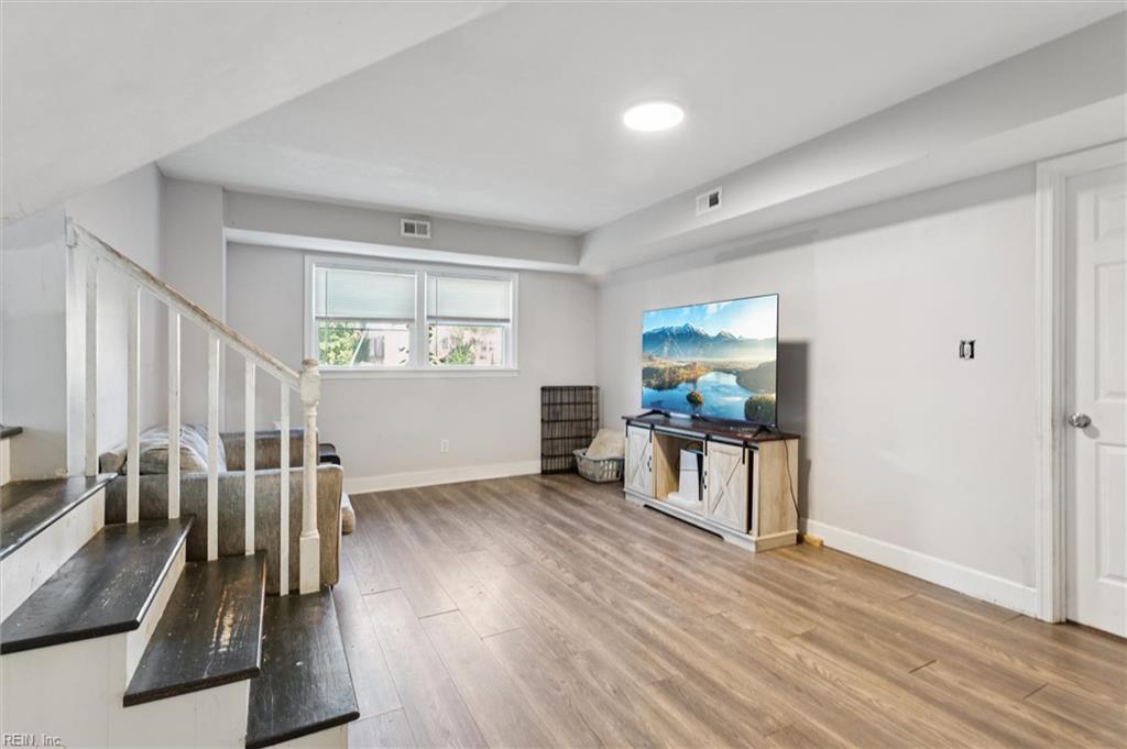 18 Brookfield DR