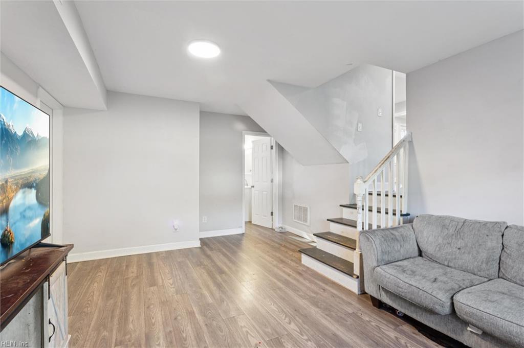 18 Brookfield DR