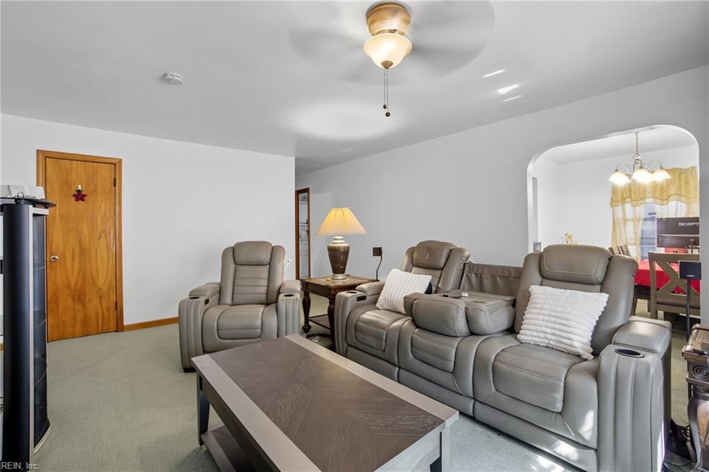 417 W Little Creek RD