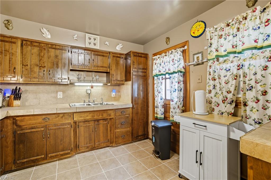 417 W Little Creek RD