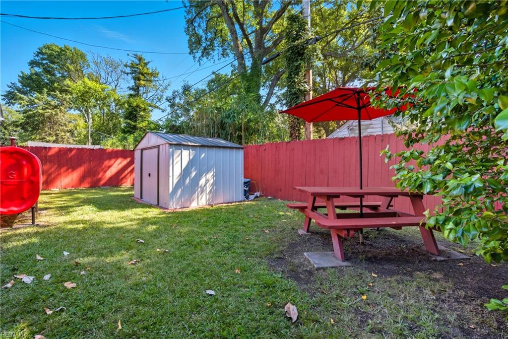 417 W Little Creek RD