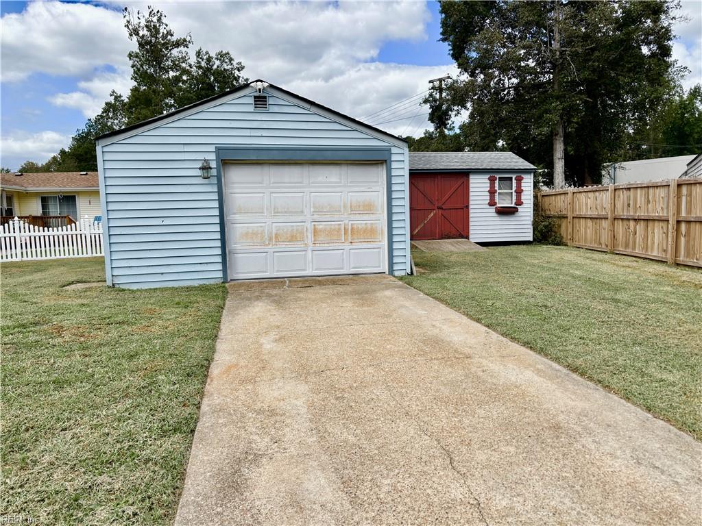 2700 Hoyt DR