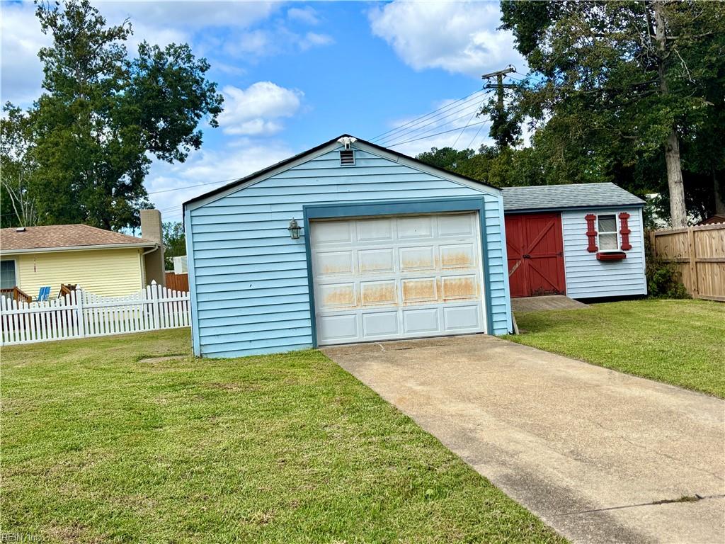 2700 Hoyt DR