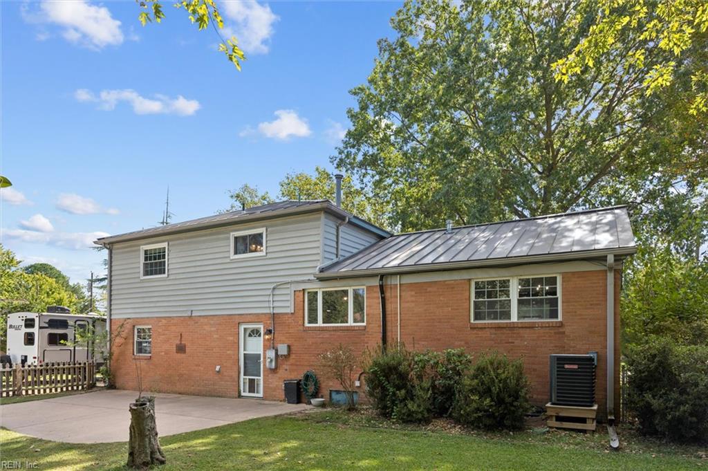 118 Raymond DR