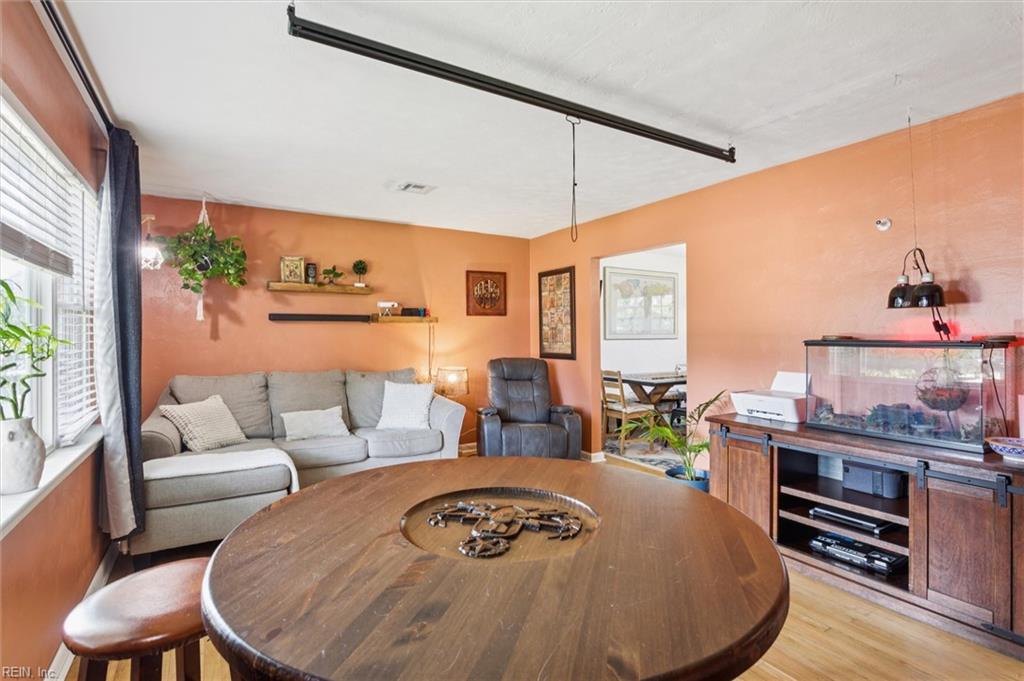 118 Raymond DR