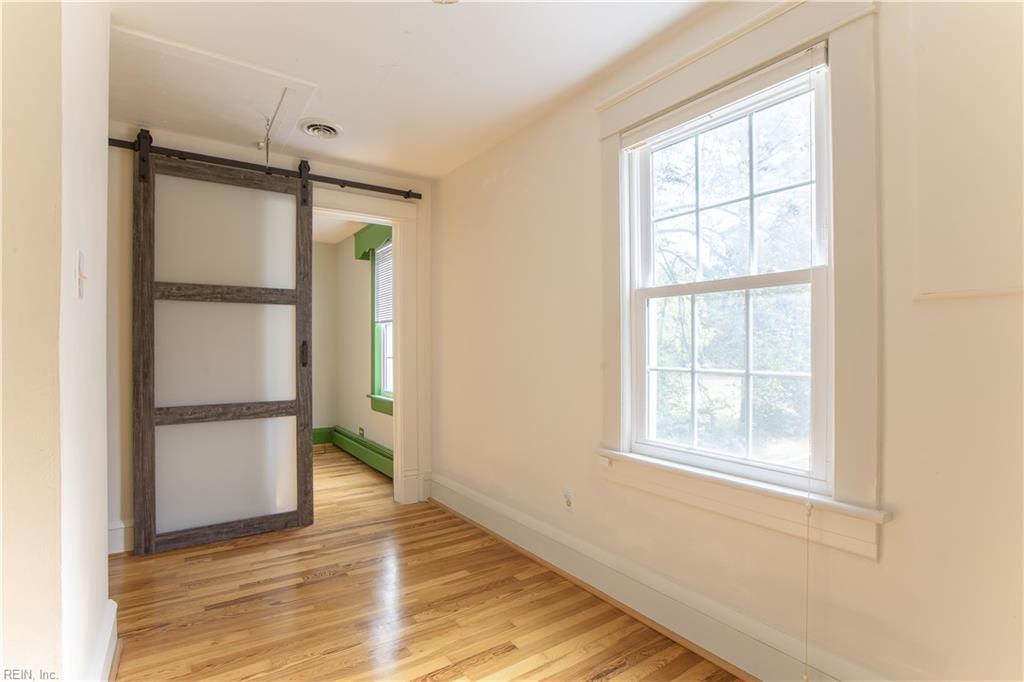 19041 Eltham RD