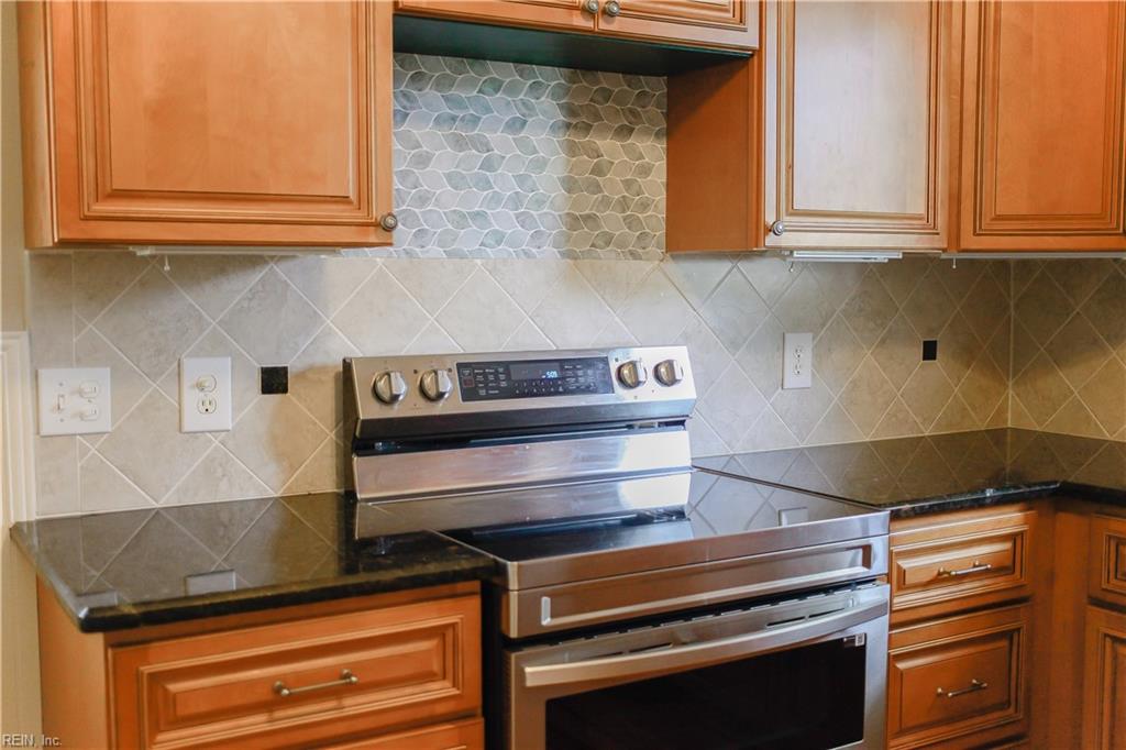 19041 Eltham RD
