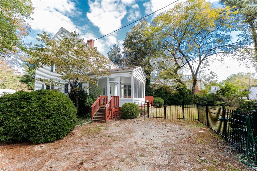 19041 Eltham RD