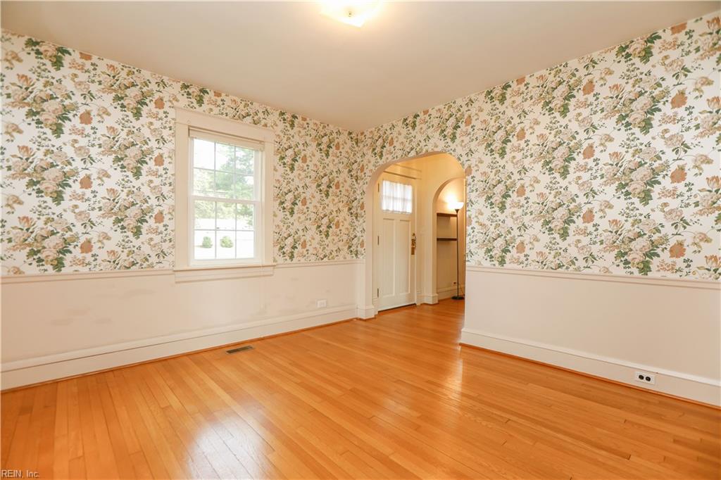 19041 Eltham RD