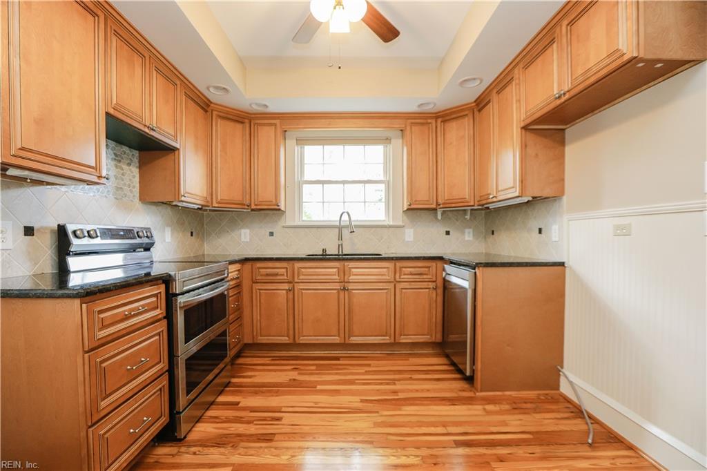 19041 Eltham RD