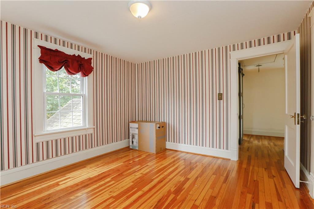 19041 Eltham RD