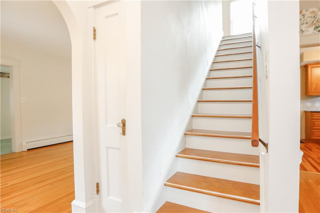19041 Eltham RD