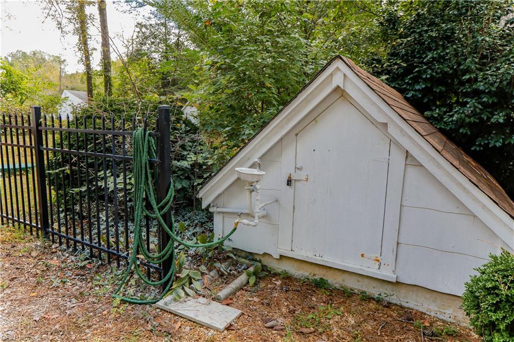 19041 Eltham RD