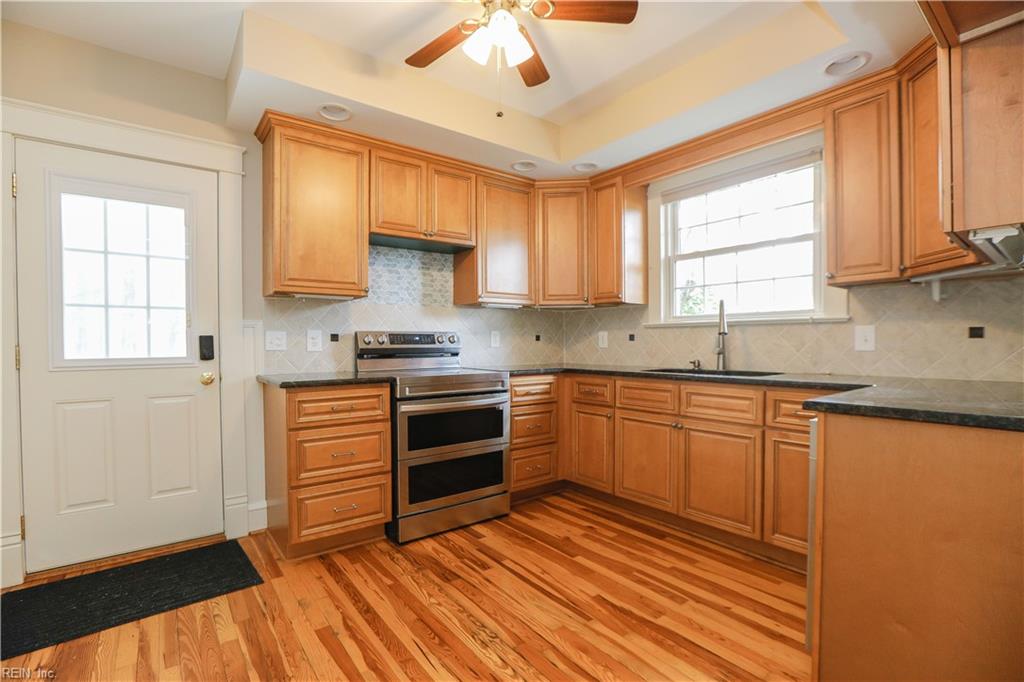 19041 Eltham RD