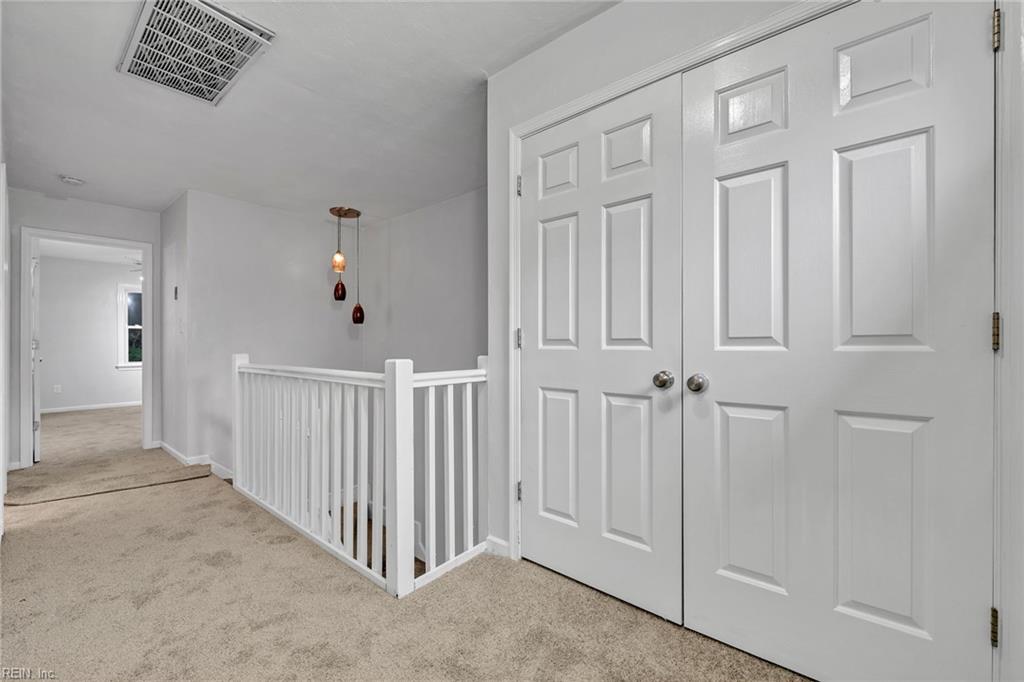 3445 Cricket Hollow LN