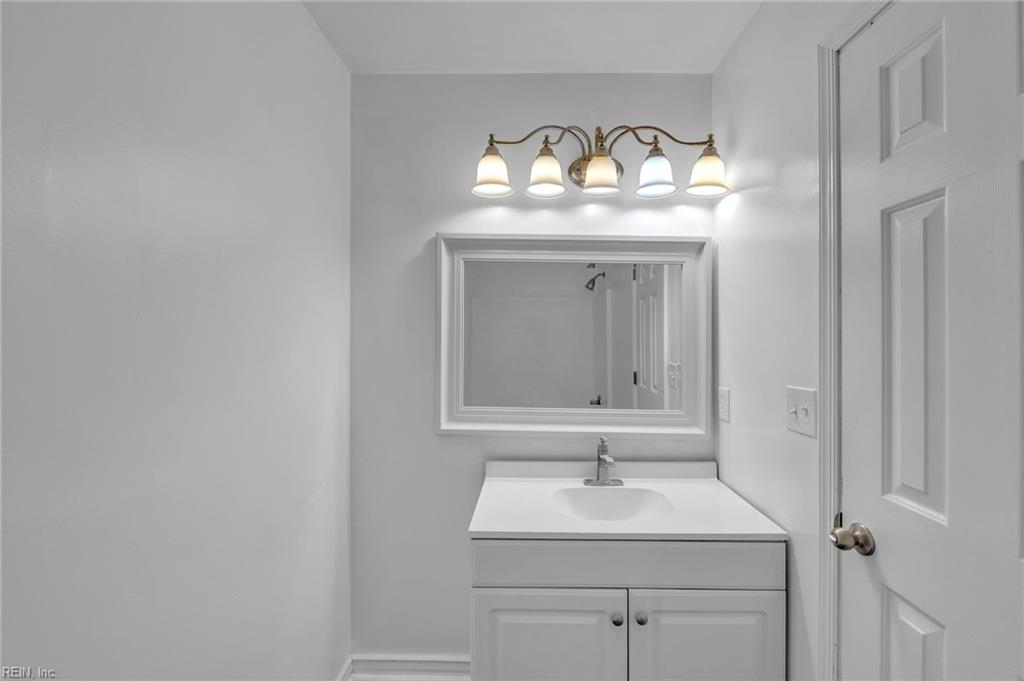 3445 Cricket Hollow LN