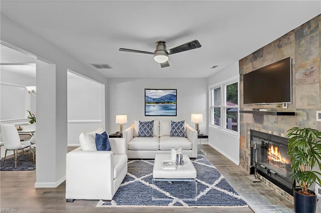 3445 Cricket Hollow LN