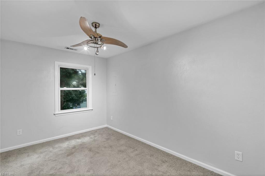 3445 Cricket Hollow LN