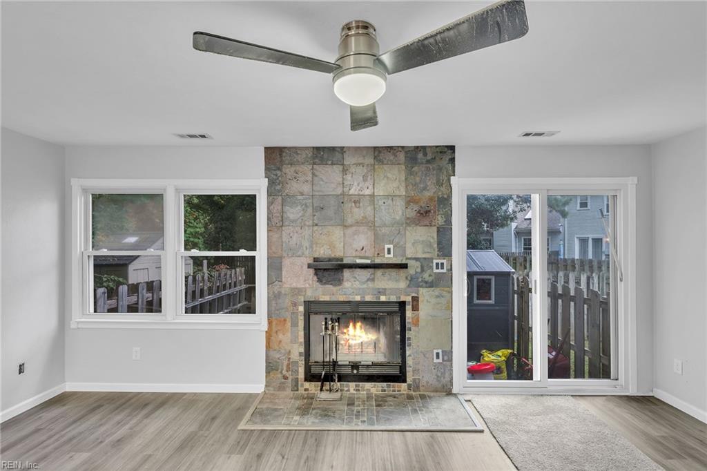 3445 Cricket Hollow LN