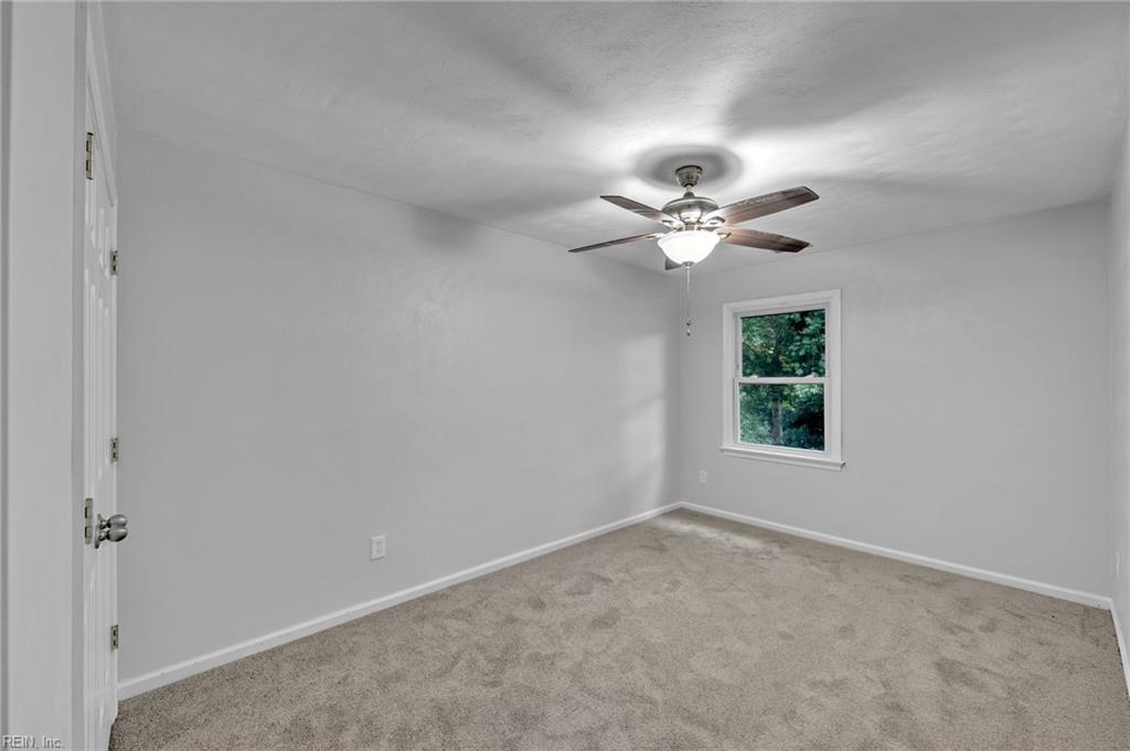 3445 Cricket Hollow LN