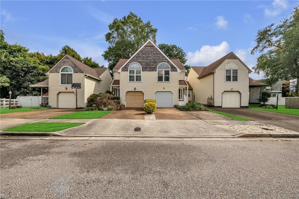 3445 Cricket Hollow LN