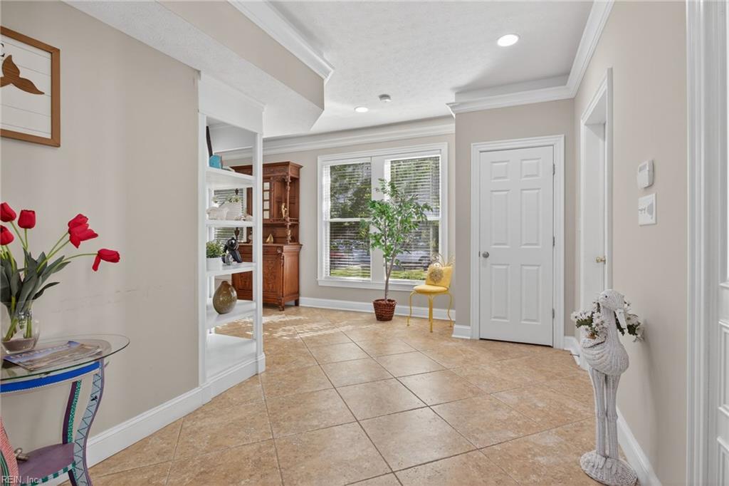1442 W Ocean View AVE