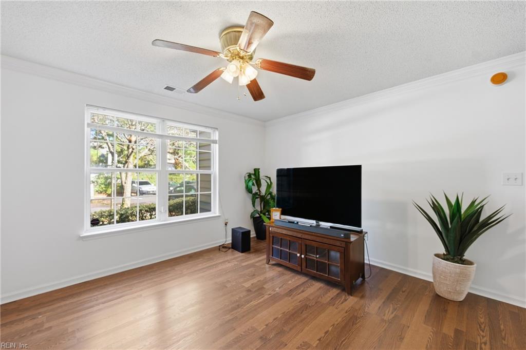 2463 Old Greenbrier RD 1