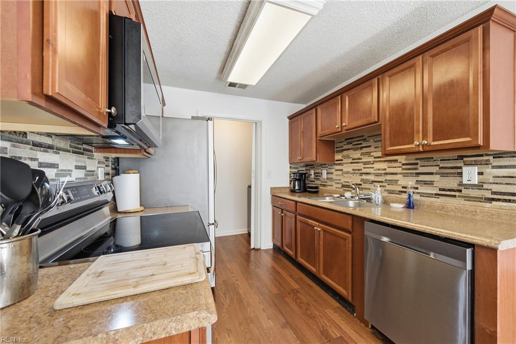 2463 Old Greenbrier RD 1