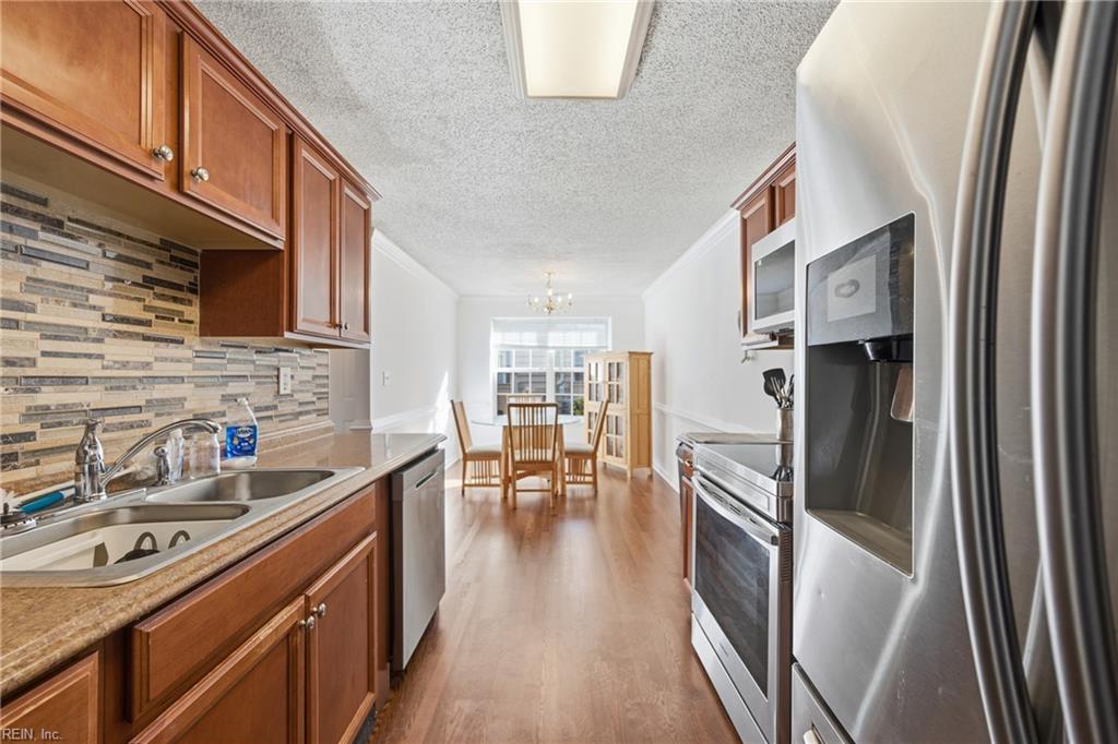 2463 Old Greenbrier RD 1