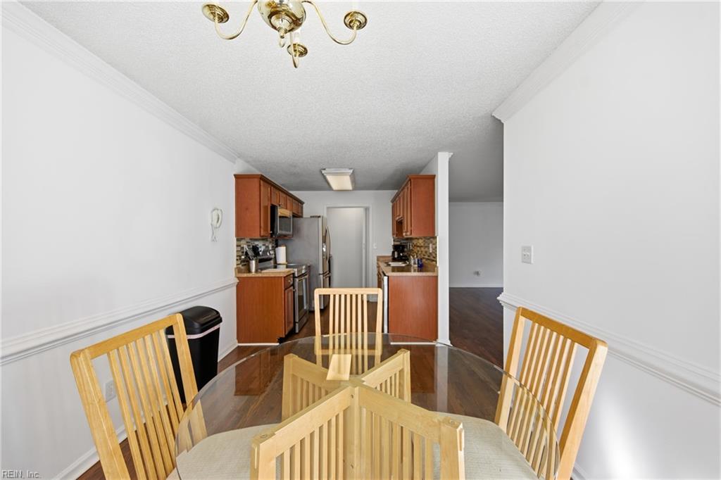 2463 Old Greenbrier RD 1