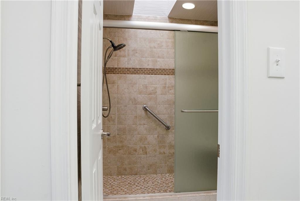 232 Prince Edward WAY