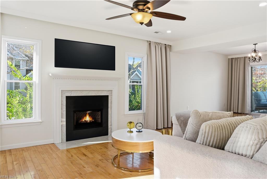 232 Prince Edward WAY