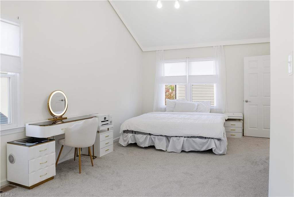 232 Prince Edward WAY