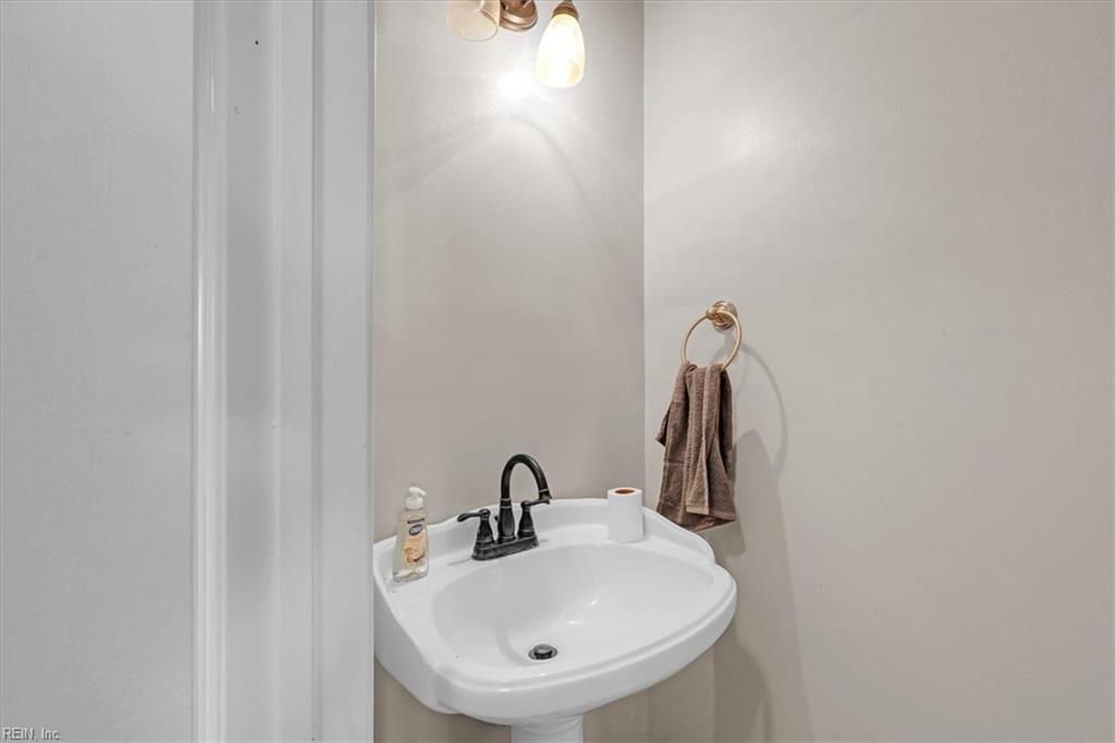 929 Still Harbor Circle CIR