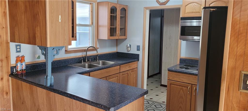 3772 Larkin Street ST