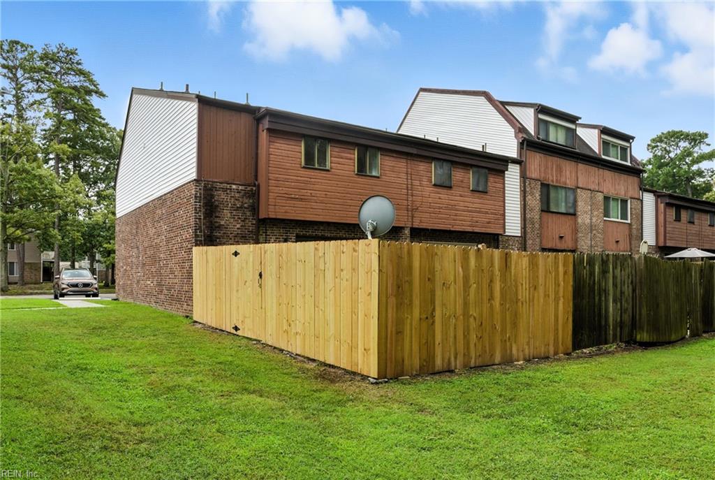 121 Windsor Pines WAY J