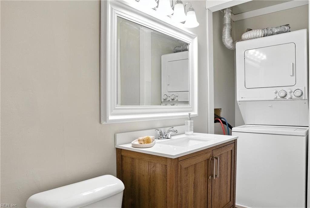 121 Windsor Pines WAY J