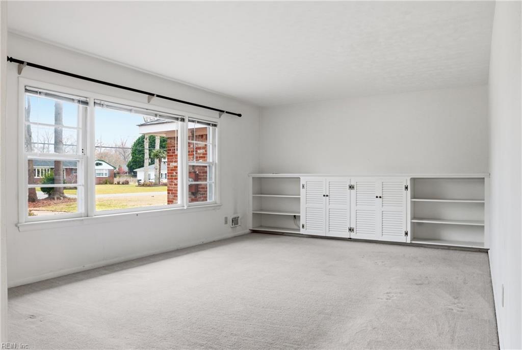 4716 Thoroughgood DR